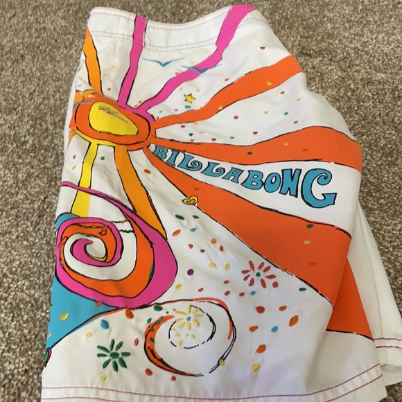 4/$24𦩠Menβs Billabong board shorts size 5 ππ»ββοΈ - Picture 9 of 12
